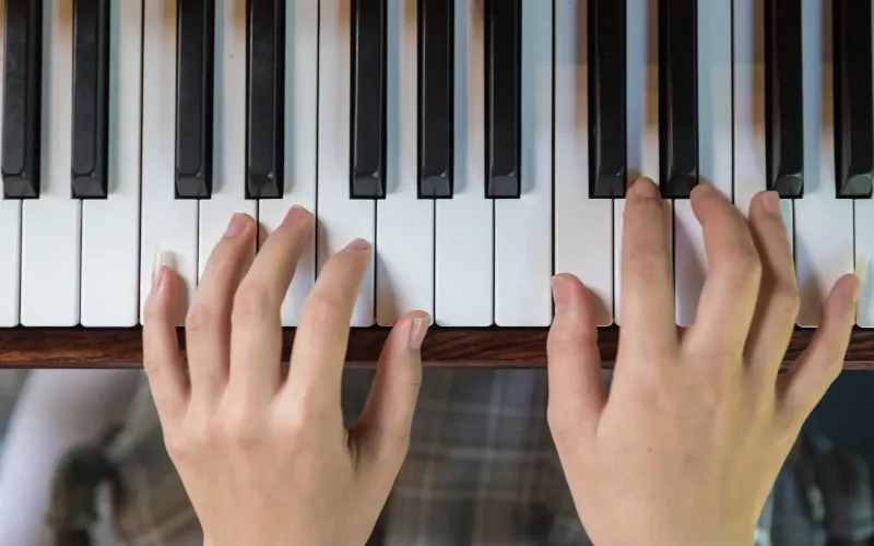 Erik Satie Gymnopédies piano calme mélancolique ambiance méditation